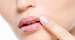 Herpes labial, Tratamento de Herpes labial, Sintomas de Herpes labial, Causas de Herpes labial